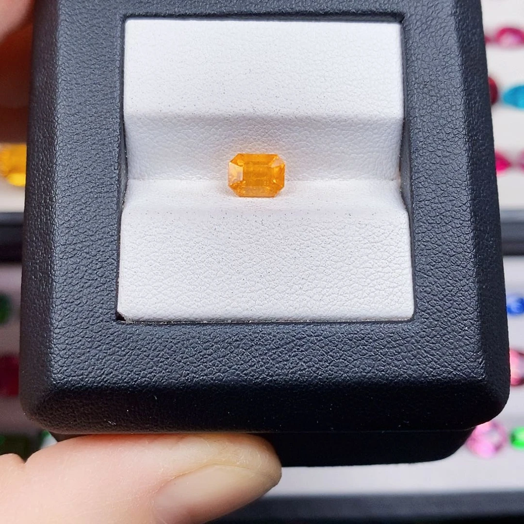 石榴石（芬达石）裸石未镶嵌1.71c t