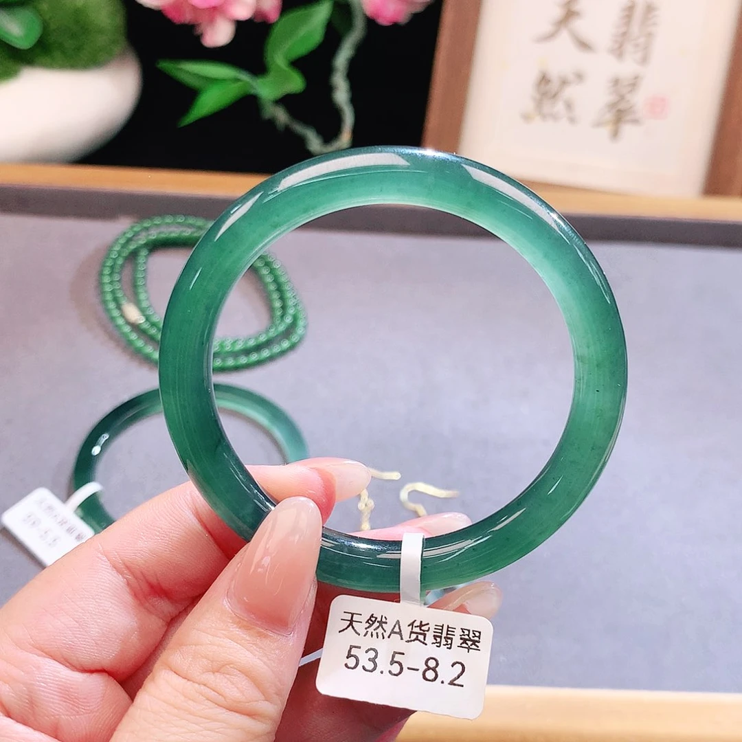 未镶嵌手镯（圆镯）翡翠