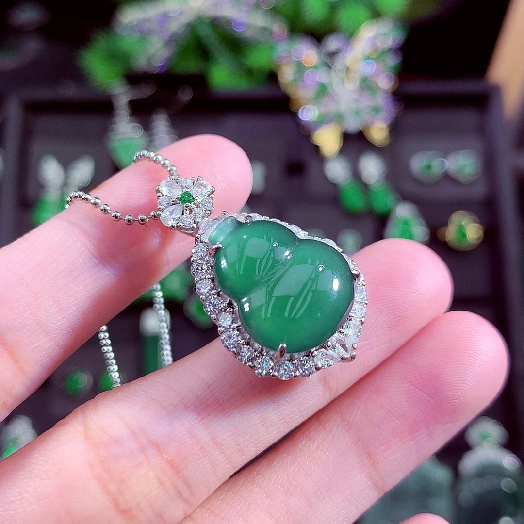 颈饰未镶嵌翡翠天然