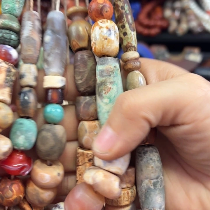 枫****玛瑙/玉髓未镶嵌颈饰