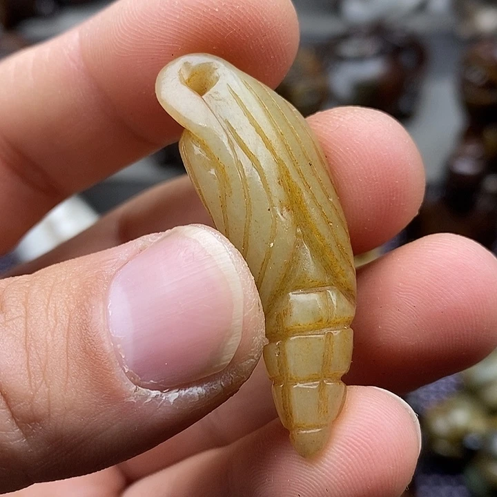 未镶嵌蛇纹石玉颈饰