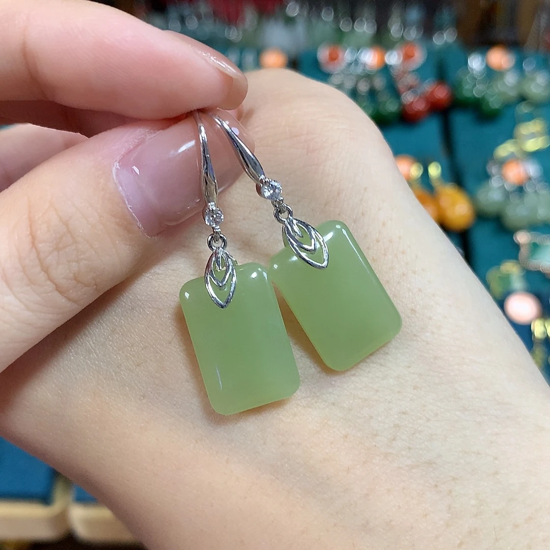 和田玉银S925镶嵌耳饰卡18左右