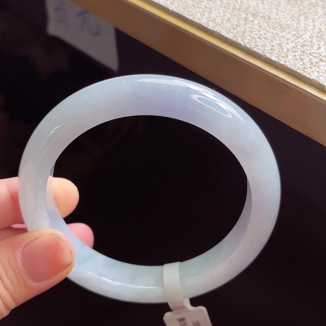 翡翠手镯未镶嵌手镯