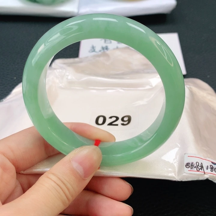 翡翠手镯未镶嵌翡翠手镯56.8