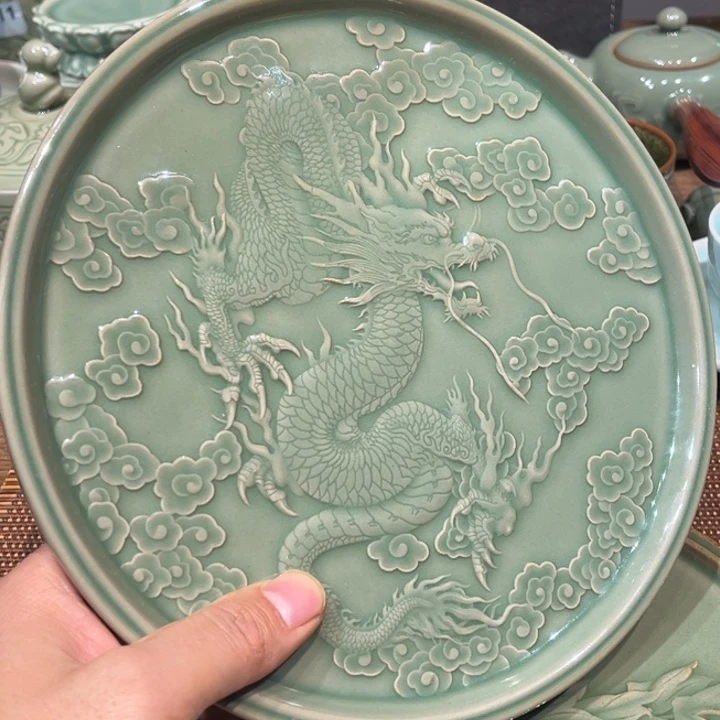 微瑕浮雕龙盘 1 只