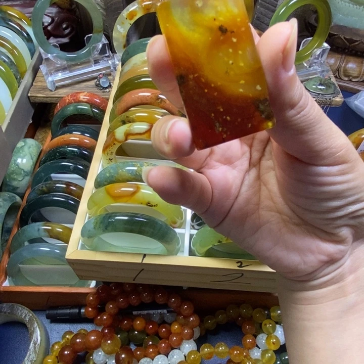 蛇纹石玉未镶嵌手镯