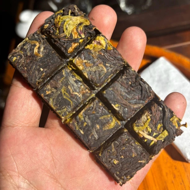 【大中山-古树晒红茶➕铁皮石斛花】2025年巧克力小砖