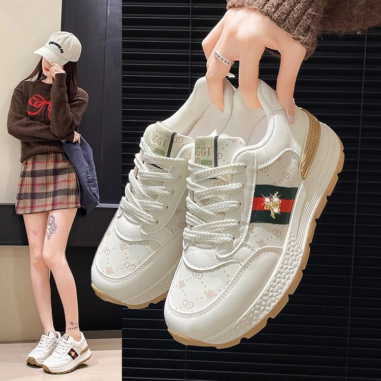 2025复古小香风水钻厚底百搭休闲鞋