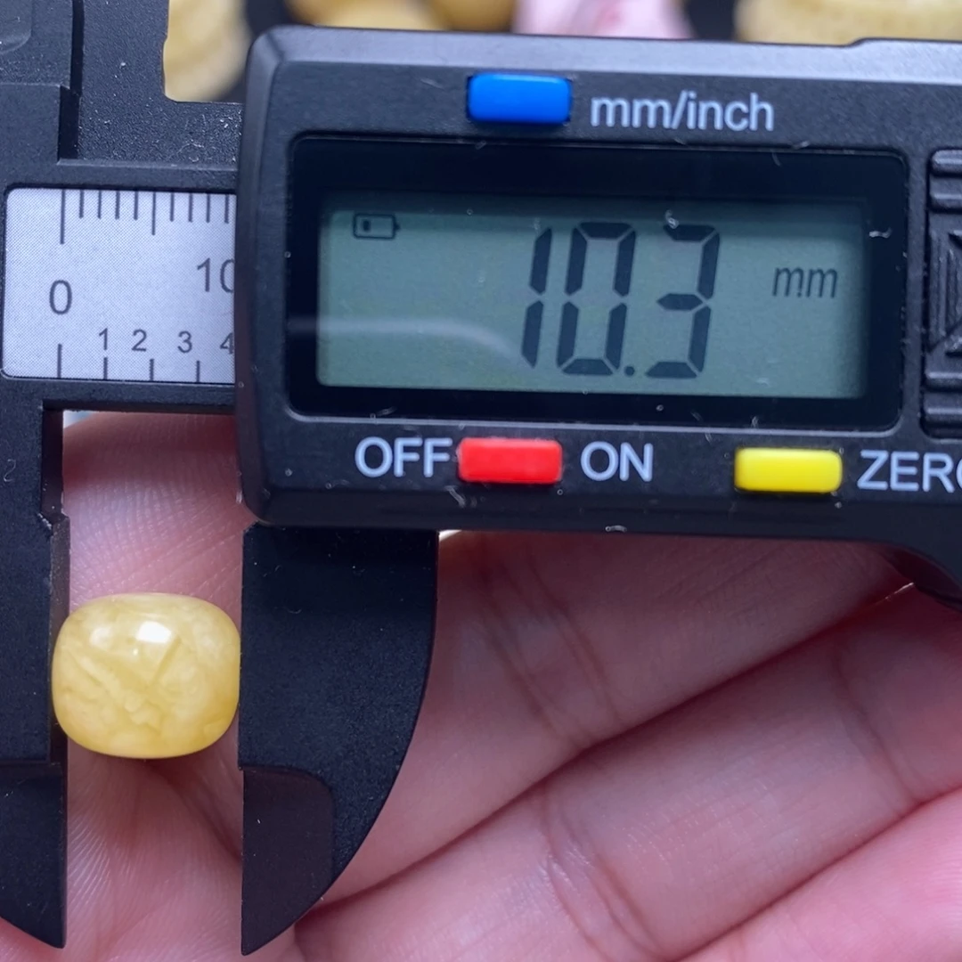 蜜蜡未镶嵌珠宝奇石