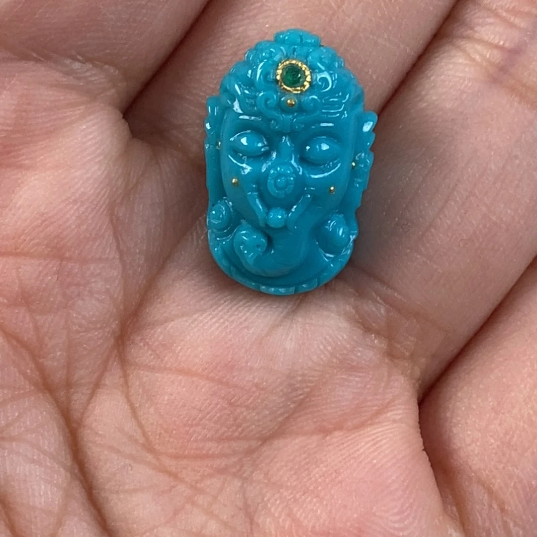 绿松石未镶嵌。玉化公主象