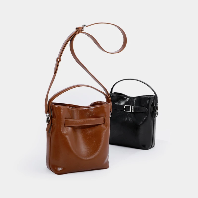 女士单肩潮流斜挎包街头潮流斜跨轻奢水桶包休闲时尚肩包简约百搭