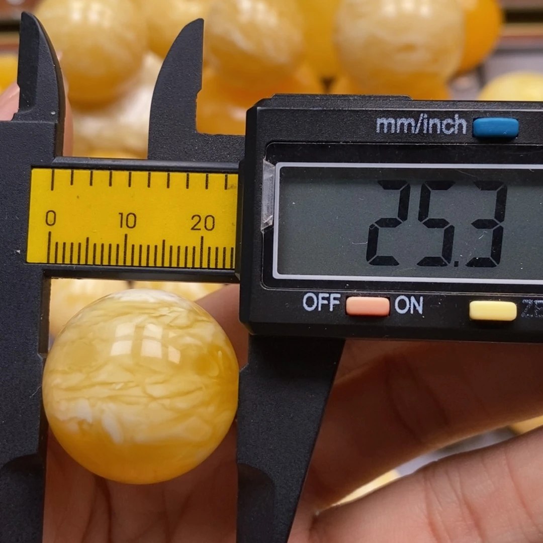 蜜蜡未镶嵌珠宝奇石