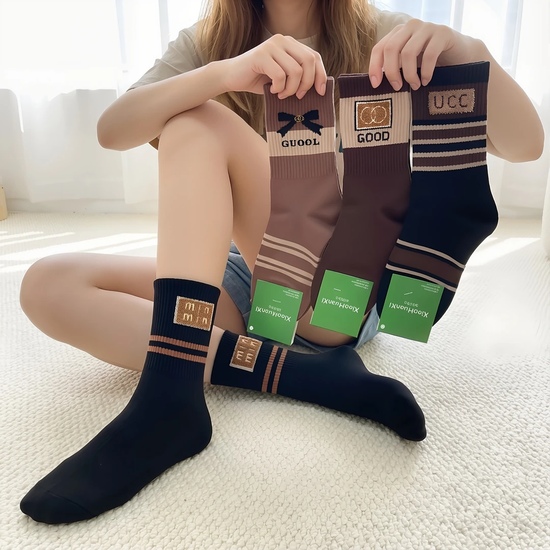 冬季加厚百搭柔软轻奢复古新款爆款时尚百搭不掉筒保暖长袜羊绒袜