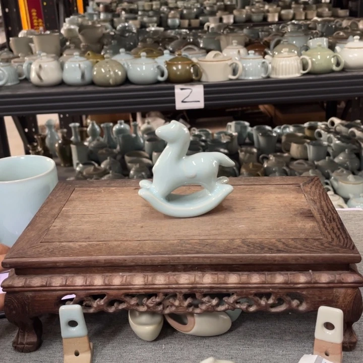 摆件天青釉摇摇马