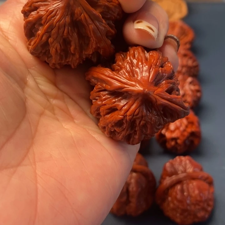 核桃虎头一对，机刷款