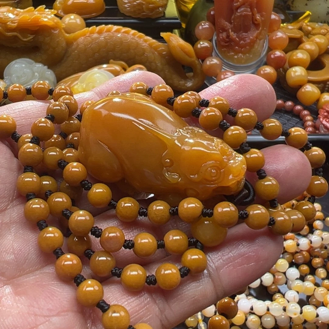 石英质玉未镶嵌颈饰