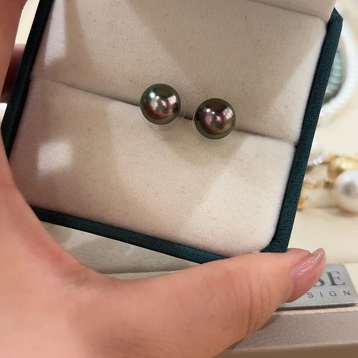 18K金镶嵌海水珍珠耳饰炫彩大溪地素钉