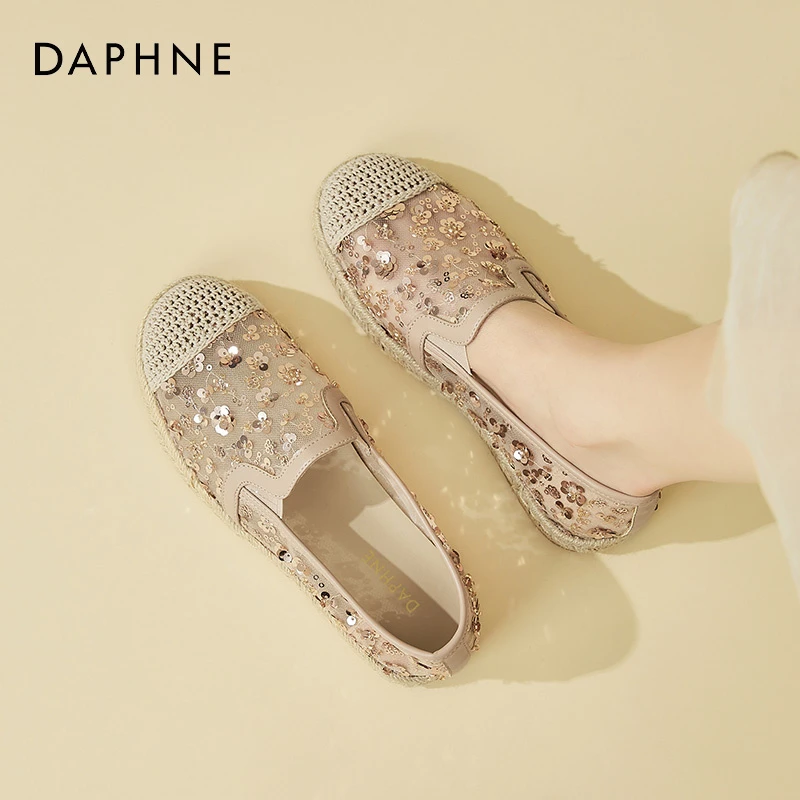 达芙妮蕾丝透气镂空平底鞋2025夏季新款时尚百搭休闲鞋小香风软底