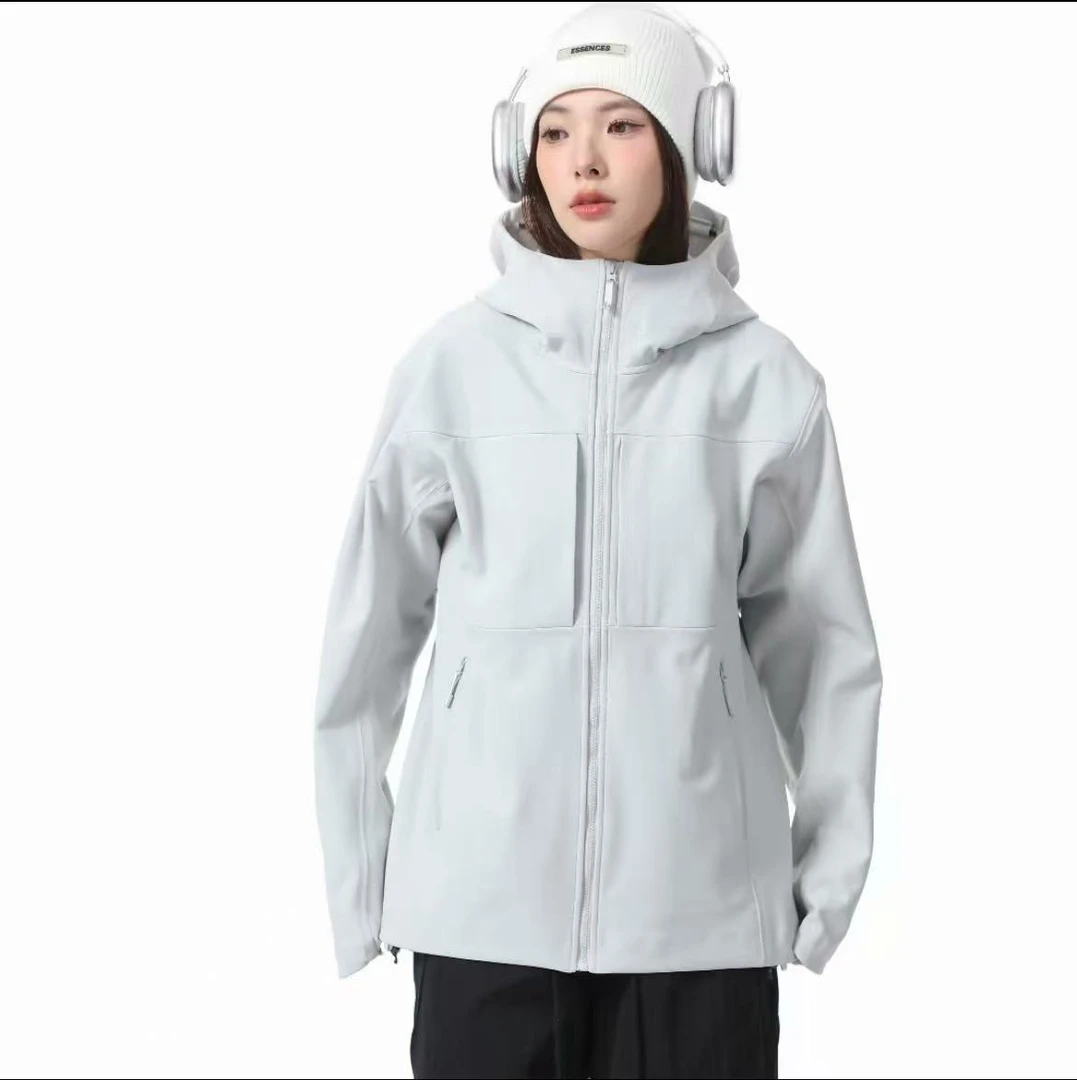 【J1-B】男女轻奢防风防水压胶软壳冲锋衣连体帽经典休闲透气夹克
