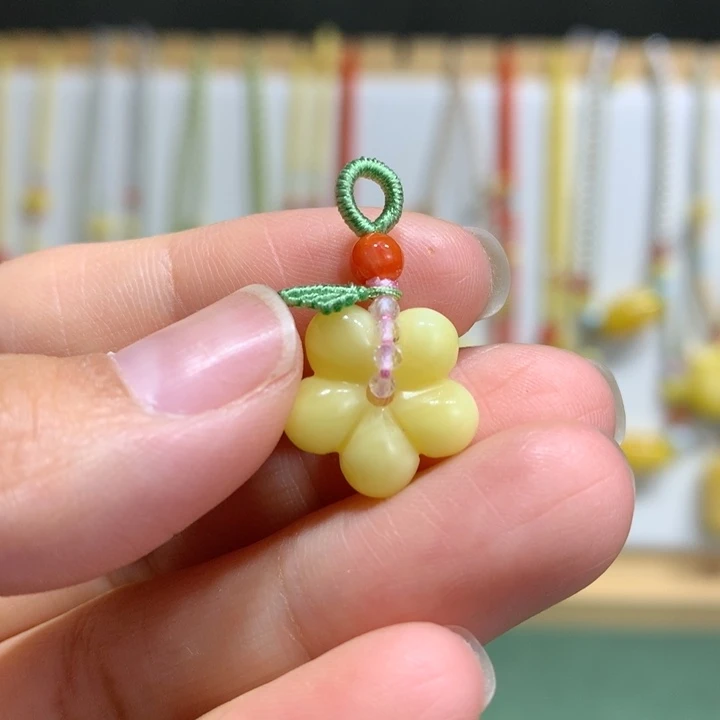 蜜蜡未镶嵌裸石配饰