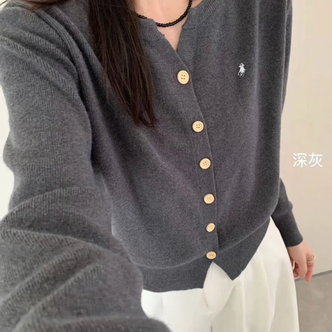 时尚依风小马刺绣羊毛开衫