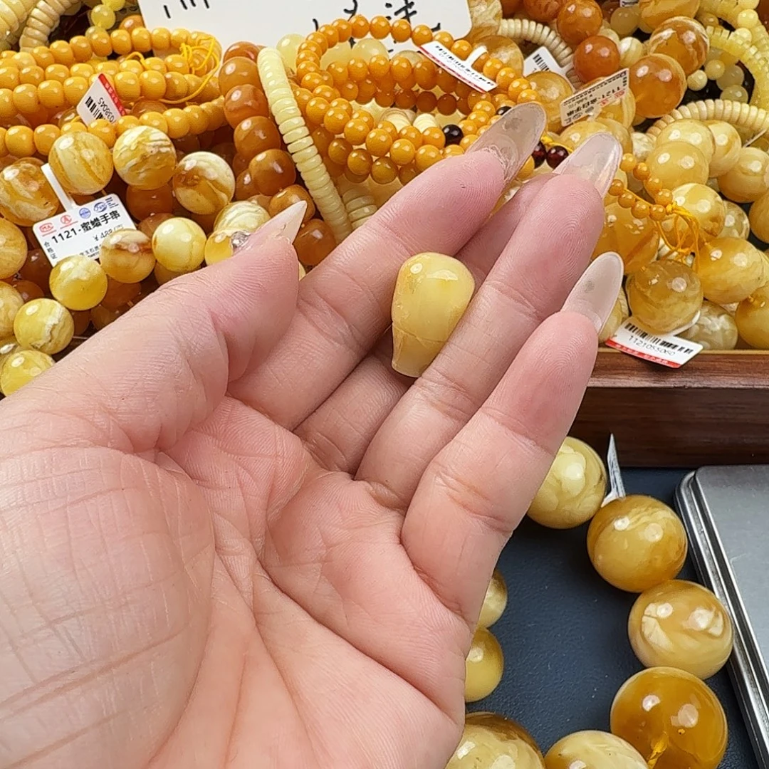 琥珀未镶嵌珠宝奇石