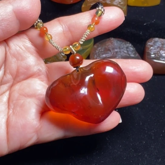 琥珀未镶嵌裸石血珀随形爱心21克