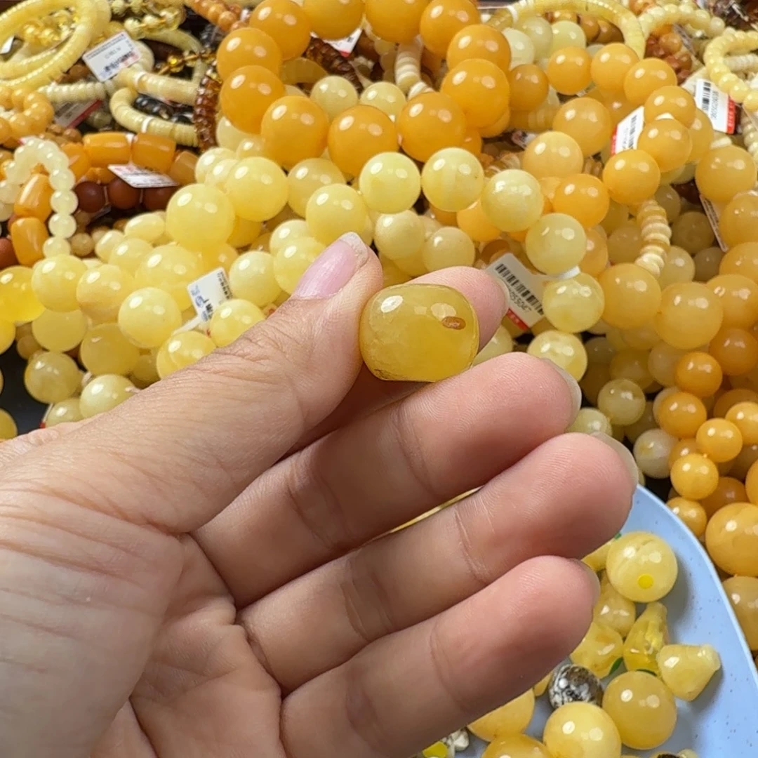 未镶嵌琥珀珠宝奇石