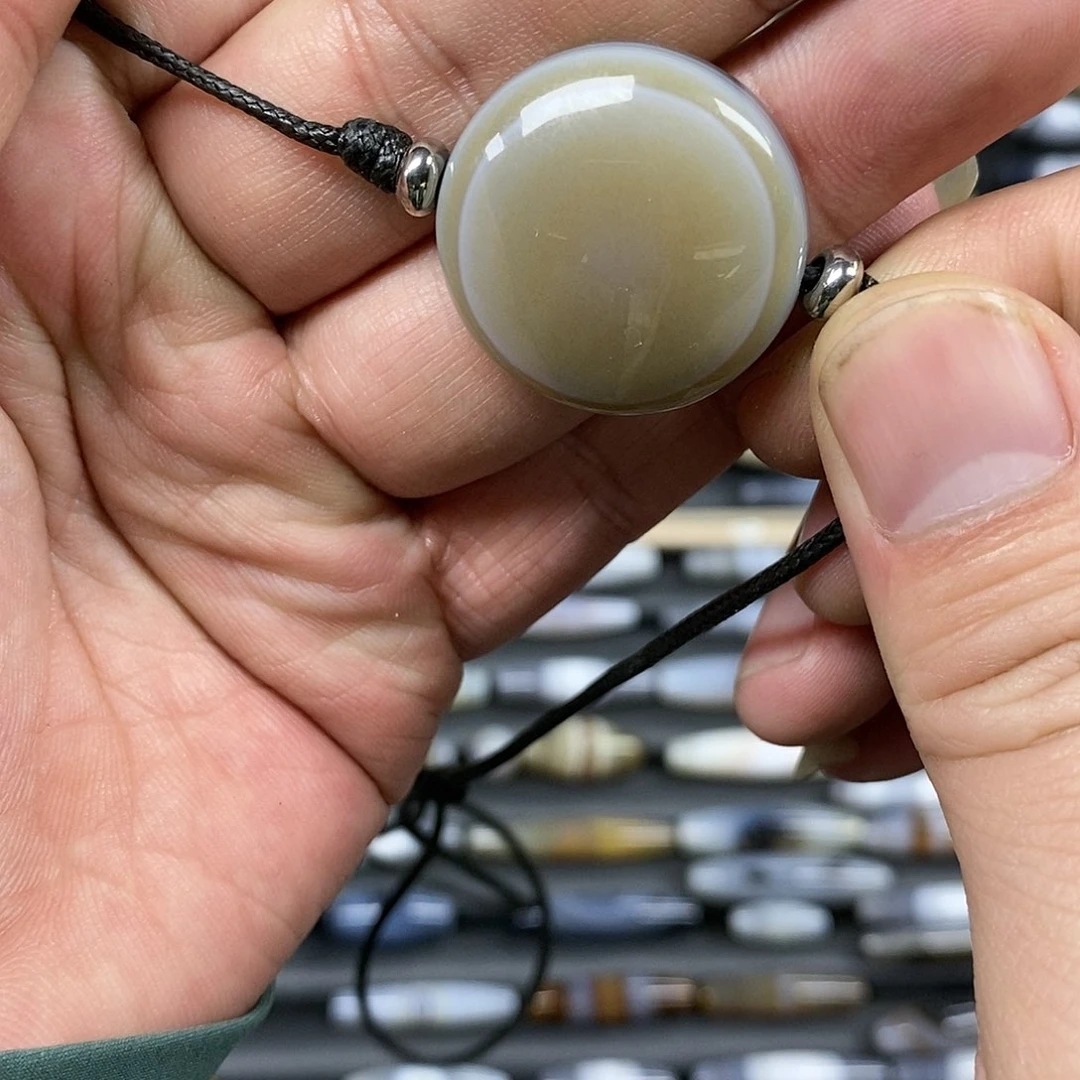 玛瑙/玉髓颈饰未镶嵌