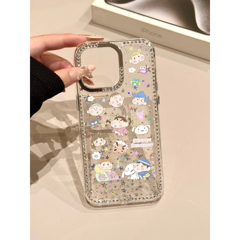 蜡笔小新插画伙伴适用苹果15pro手机壳闪钻边框16/14防摔保护壳