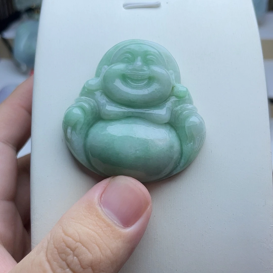 翡翠未镶嵌颈饰微瑕 佛公