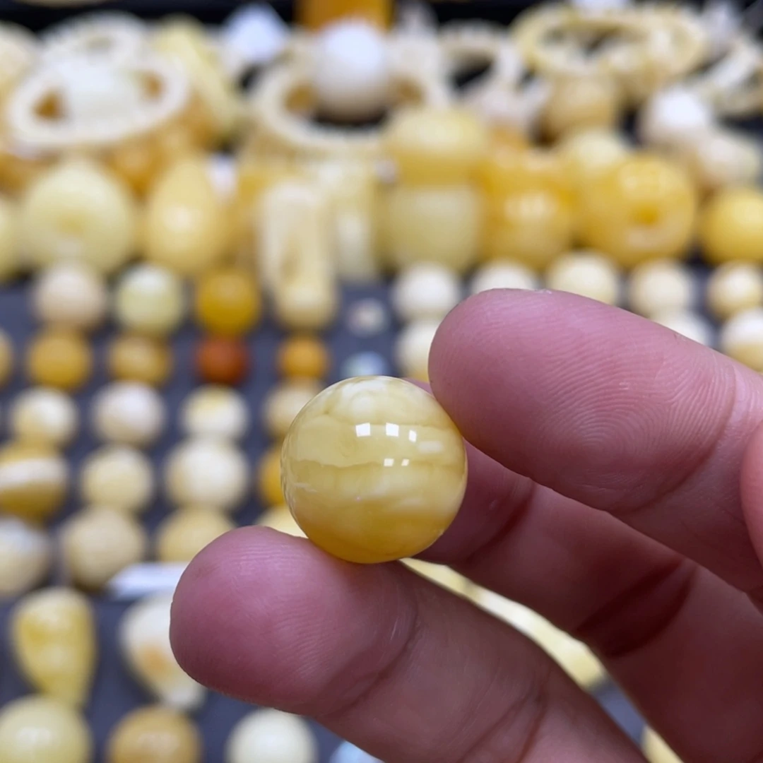 蜜蜡未镶嵌裸石14.3mm瑕