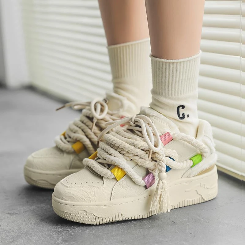 小众真皮板鞋女2025秋季新款原创女鞋百搭面包鞋女厚底爆款小白鞋