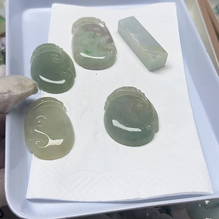 风***钟翡翠未镶嵌颈饰天然翡翠27