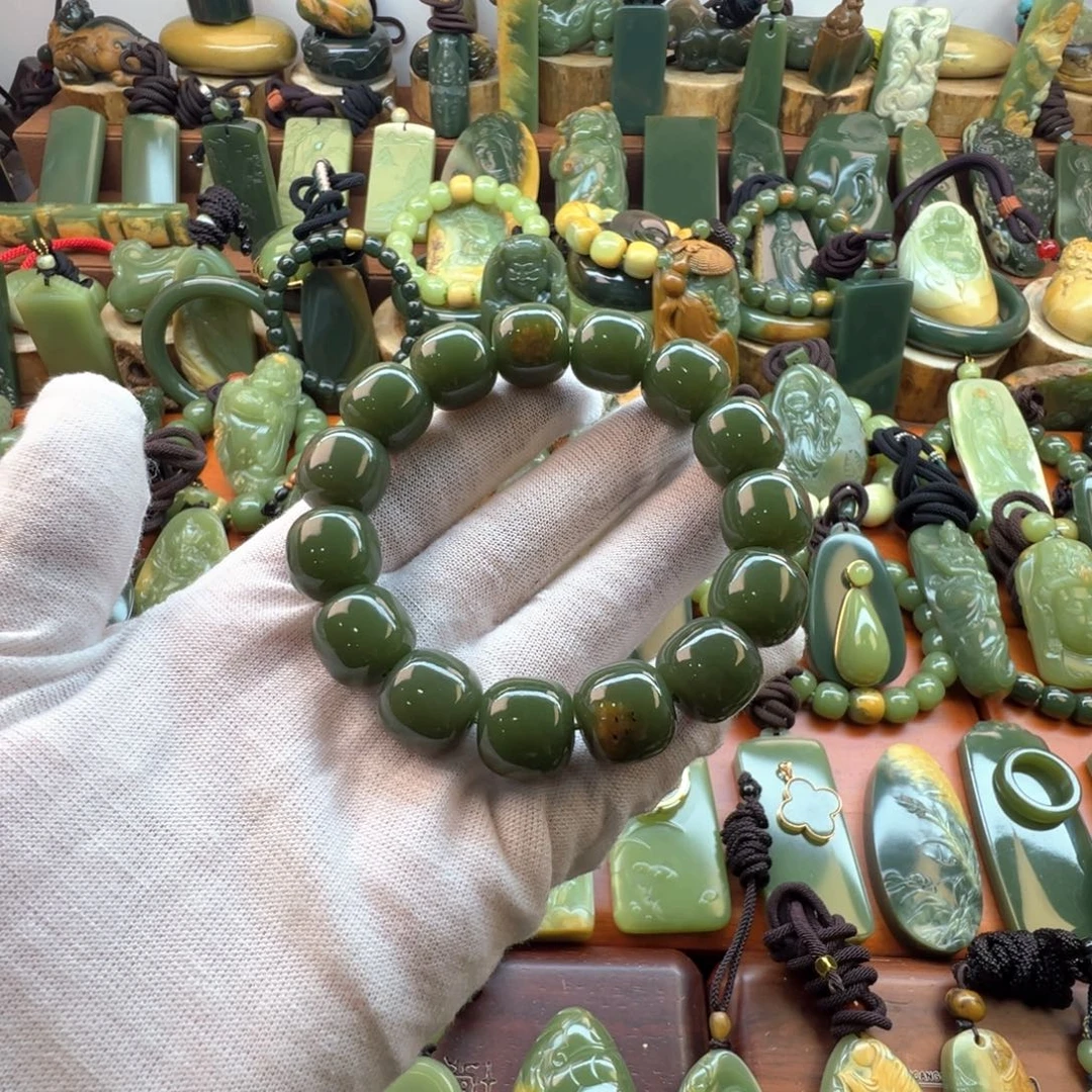 爱***谁岫岩河磨玉（透闪石质玉）未镶嵌手链