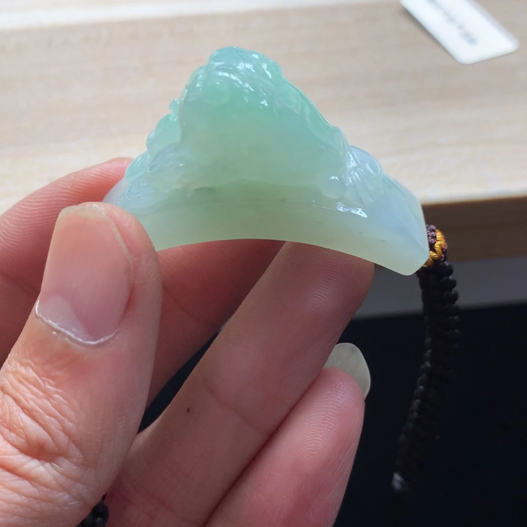 颈饰未镶嵌翡翠吊坠