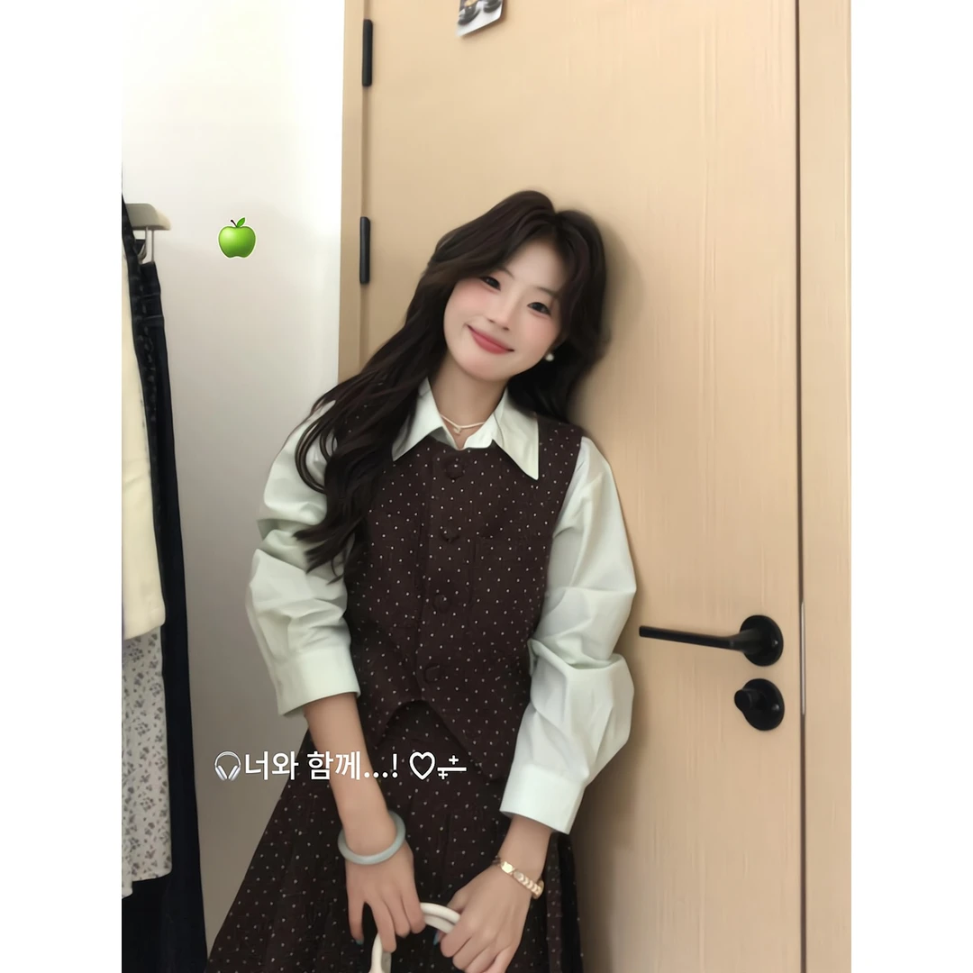 韩系高级感穿搭独特长袖衬衫洋气减龄咖色波点马甲a字百褶裙套装