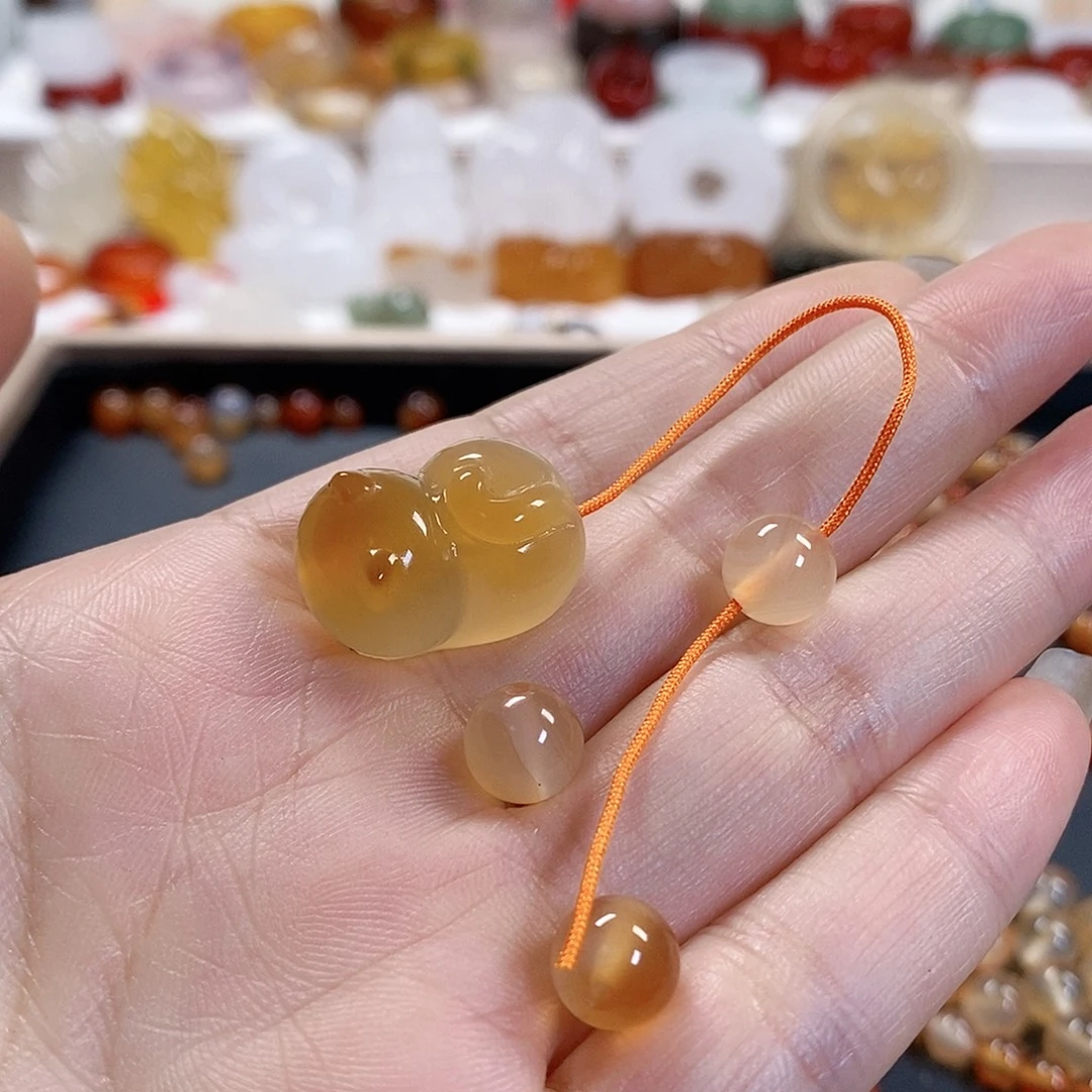 居***。未镶嵌颈饰玛瑙/玉髓