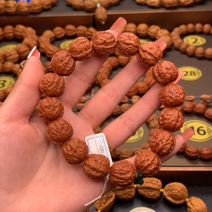 文玩核桃手串肉筋八棱