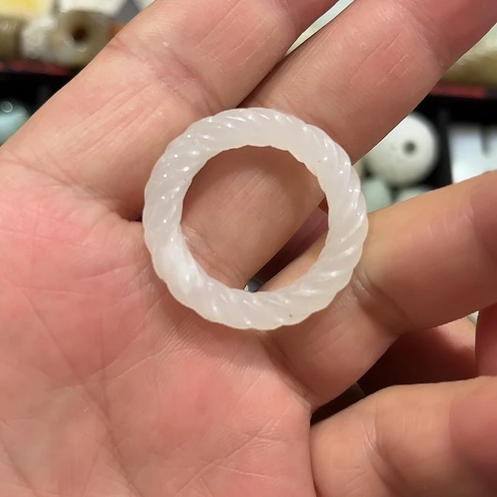 白玉菩提吊坠八五六六年六月一日在下一