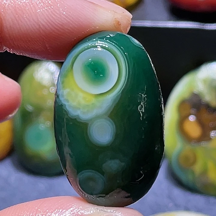 玛瑙/玉髓未镶嵌珠宝奇石