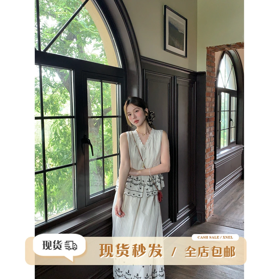 陳文文xenl【塞纳舞曲】重工刺绣设计感拼接套装马甲半裙两件套0155