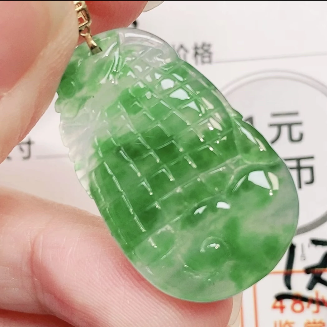 复古如意吊坠 冰胶飘阳辣绿色吊坠 缅甸天然翡翠A货