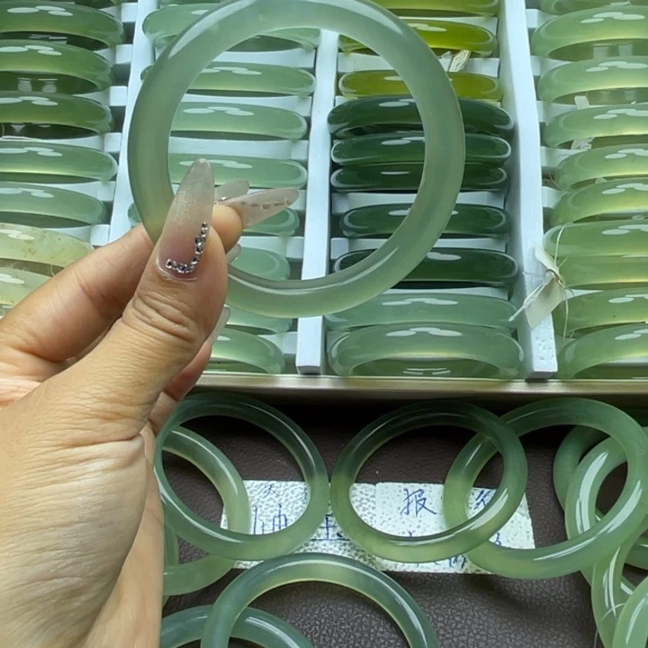 百***鹅未镶嵌蛇纹石玉手镯