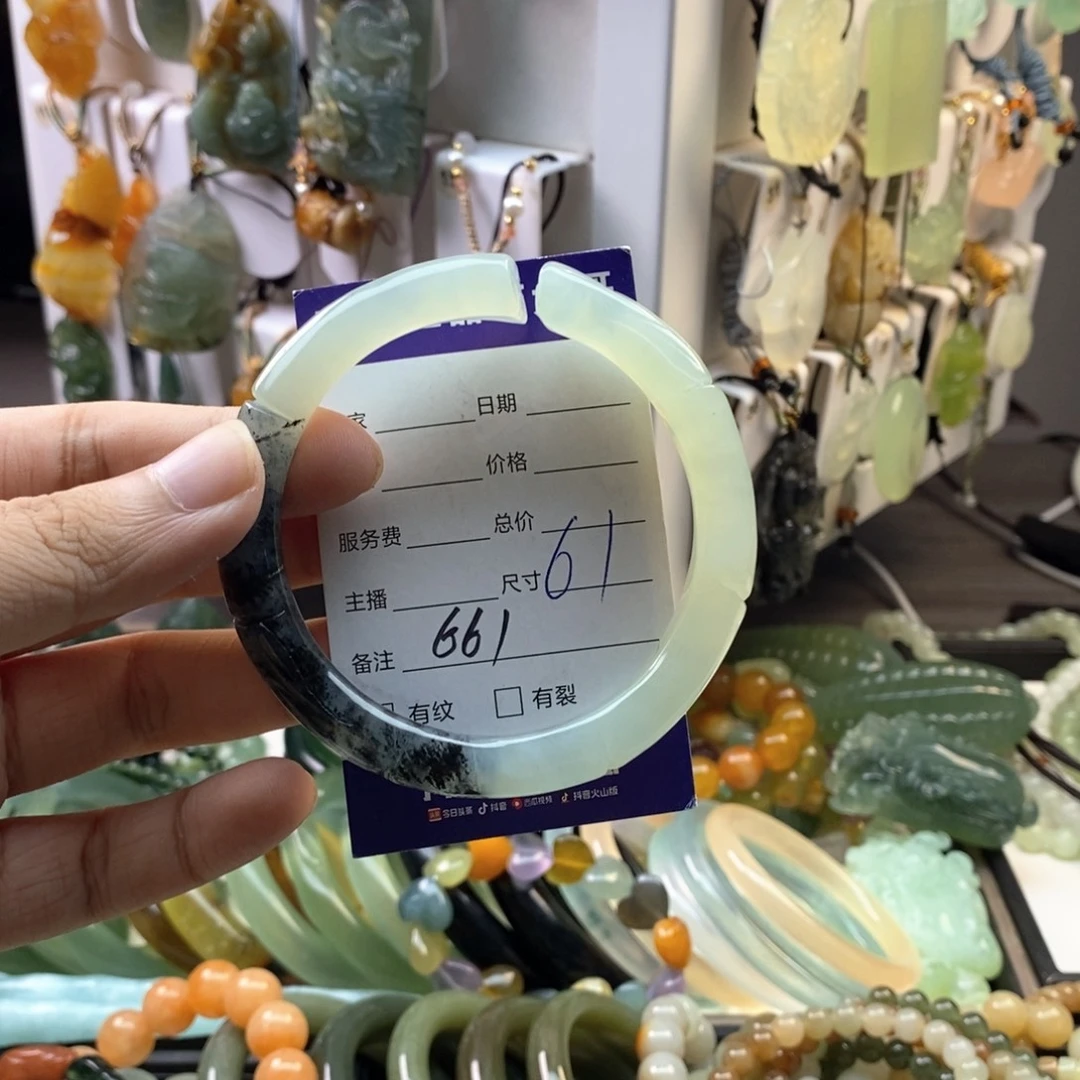未镶嵌蛇纹石玉颈饰