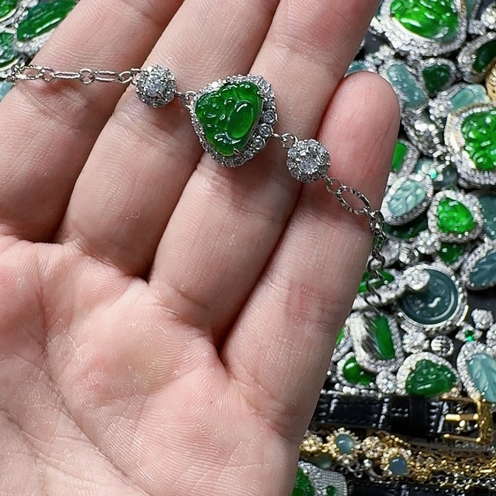 翡翠颈饰未镶嵌天然A货翡翠放漏