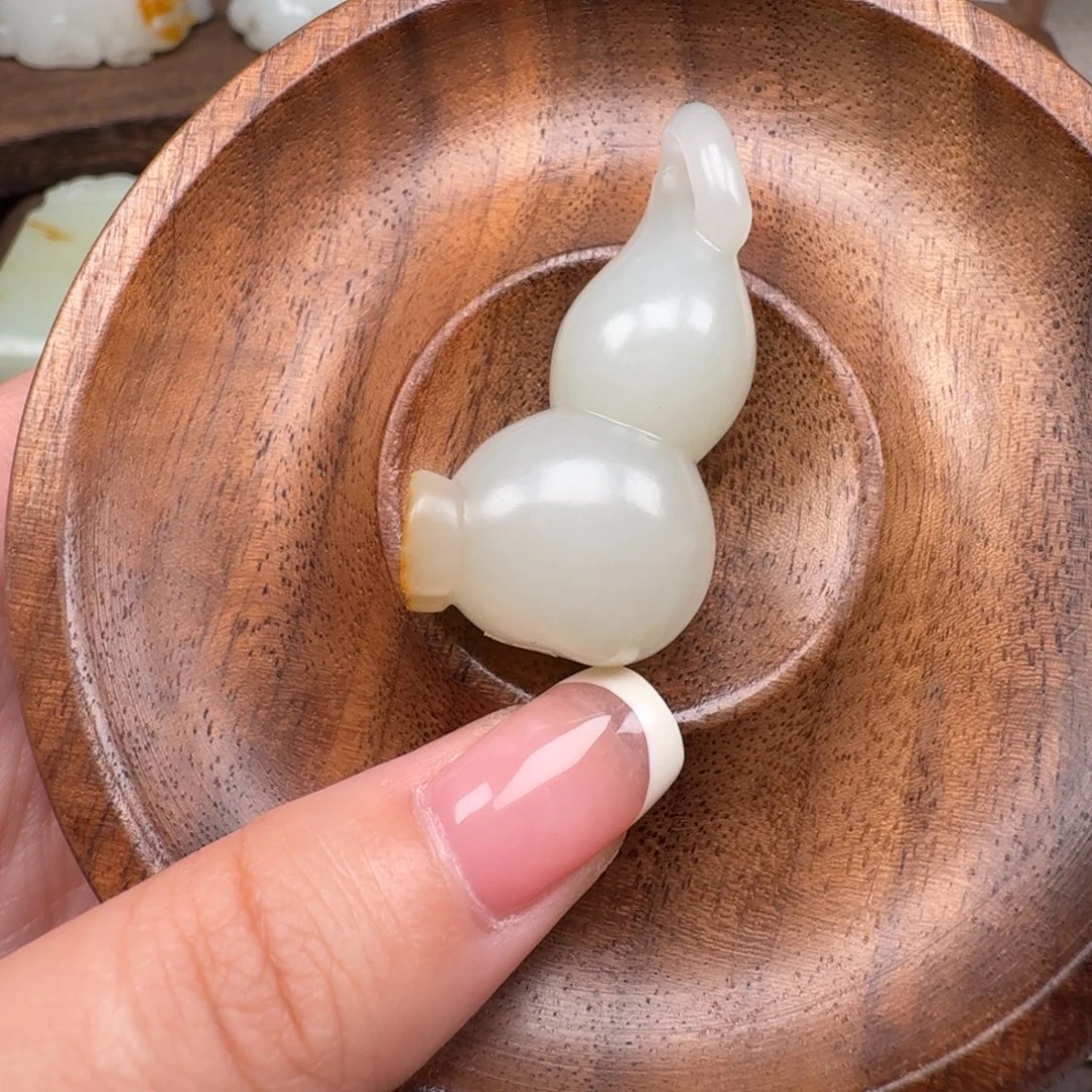 和田玉（子料）未镶嵌颈饰籽料葫芦
