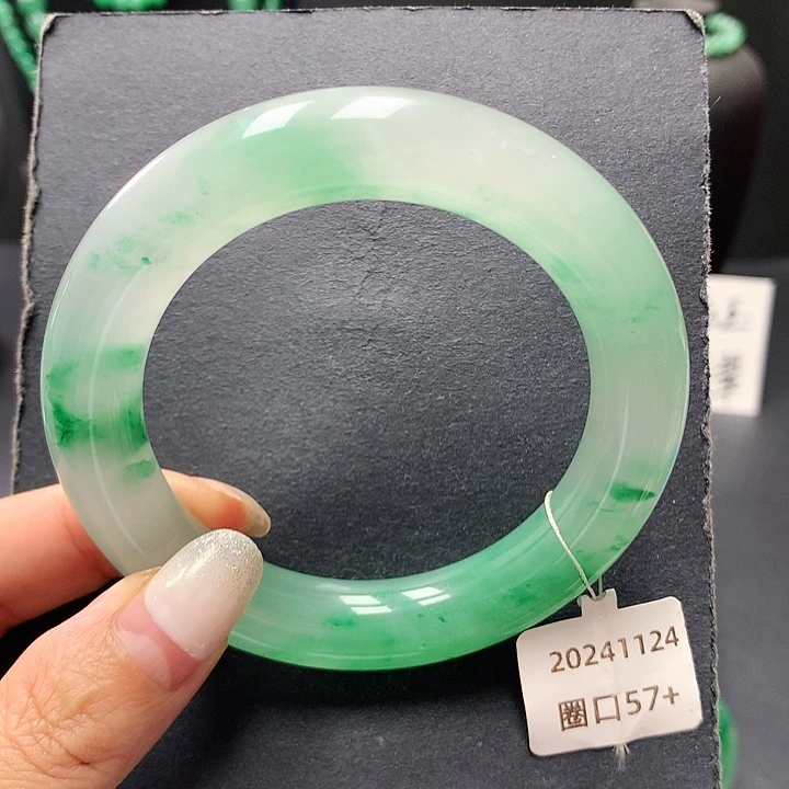 石英质玉未镶嵌手镯