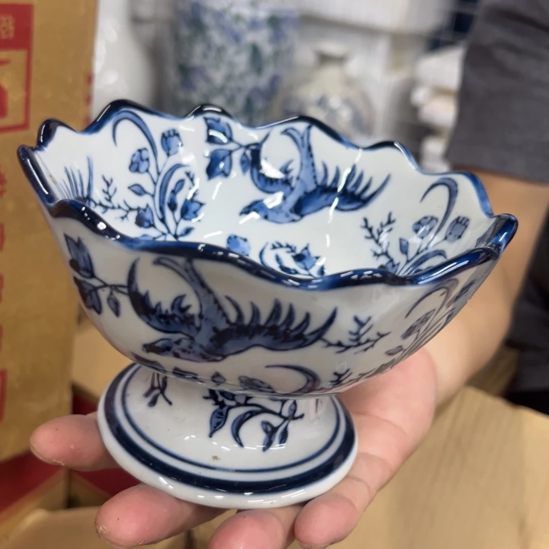 微瑕青花瓷器值得厚爱