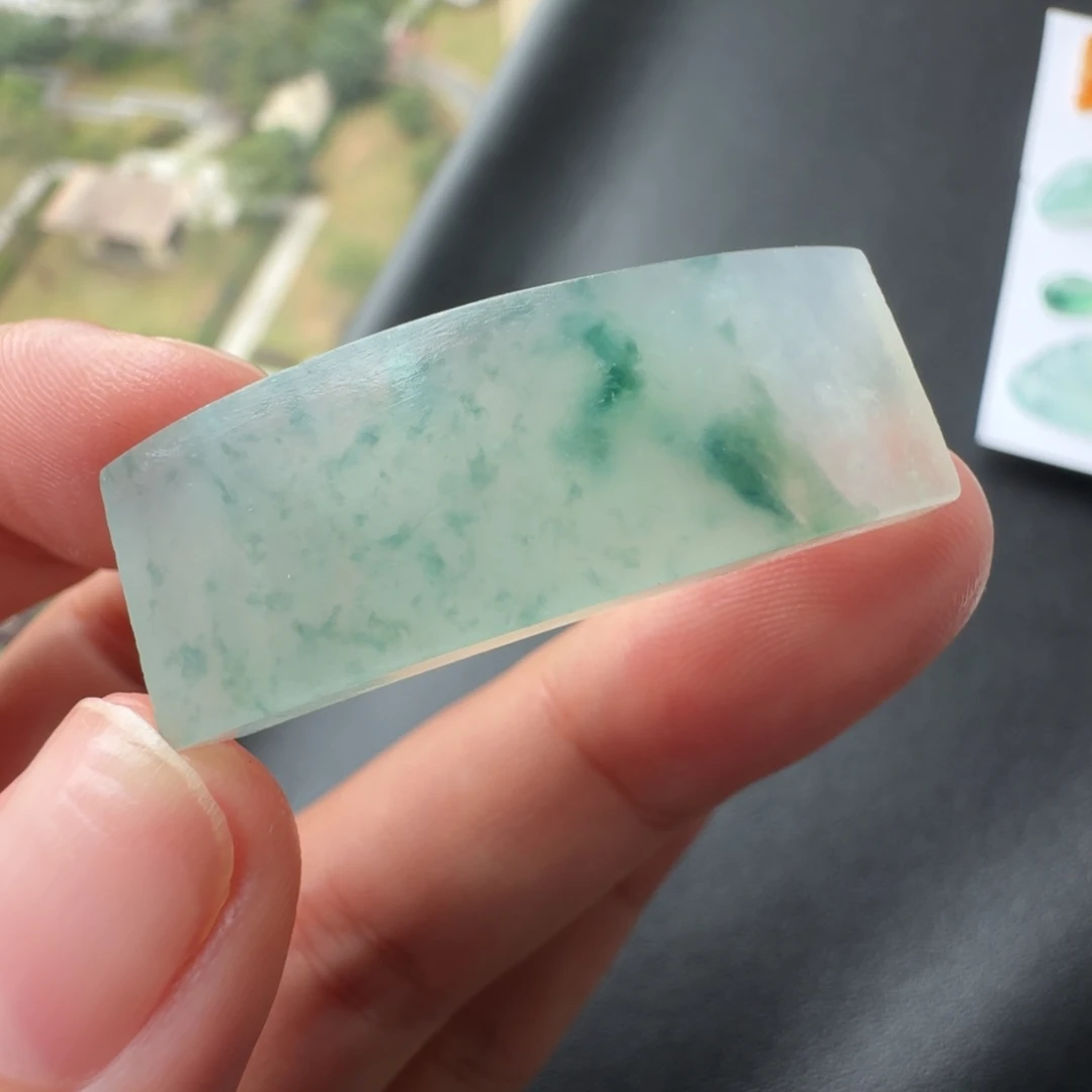 定制翡翠未镶嵌冰种意境飘花手牌素面